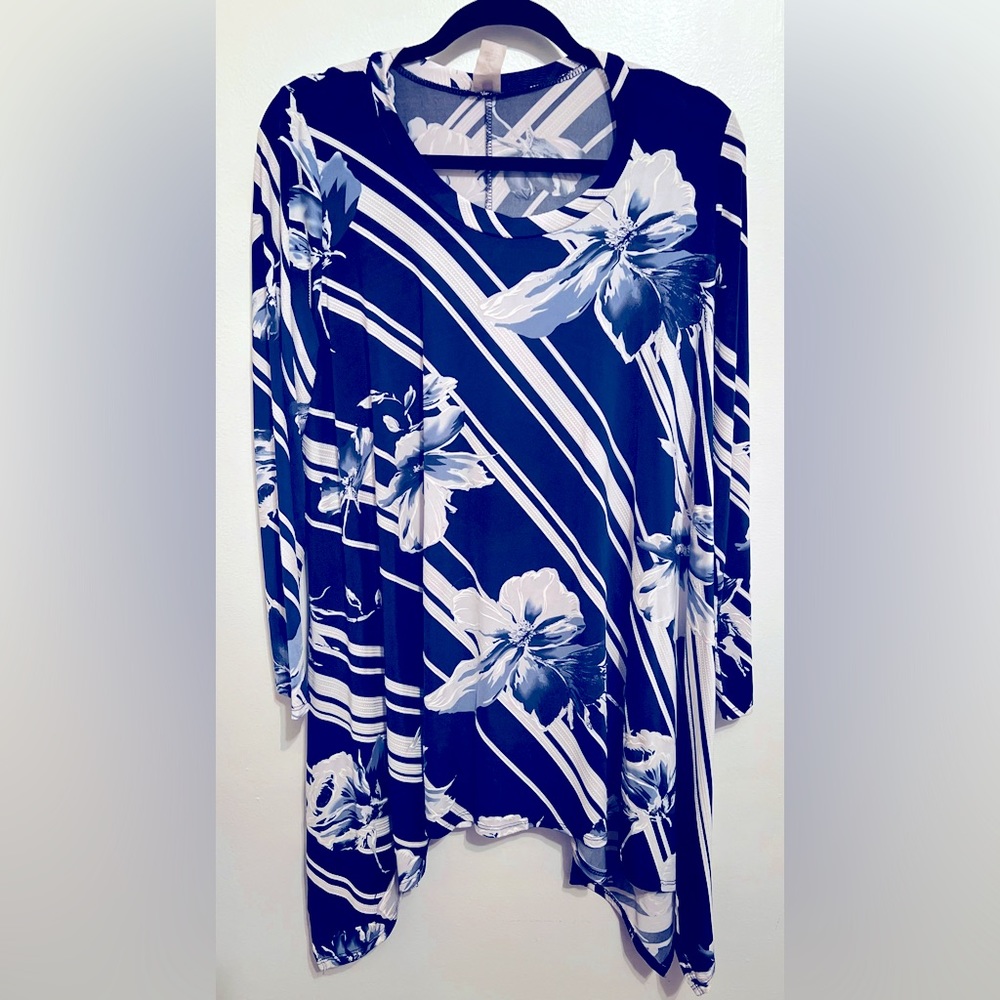 Blue and White Floral Print Tunic Top